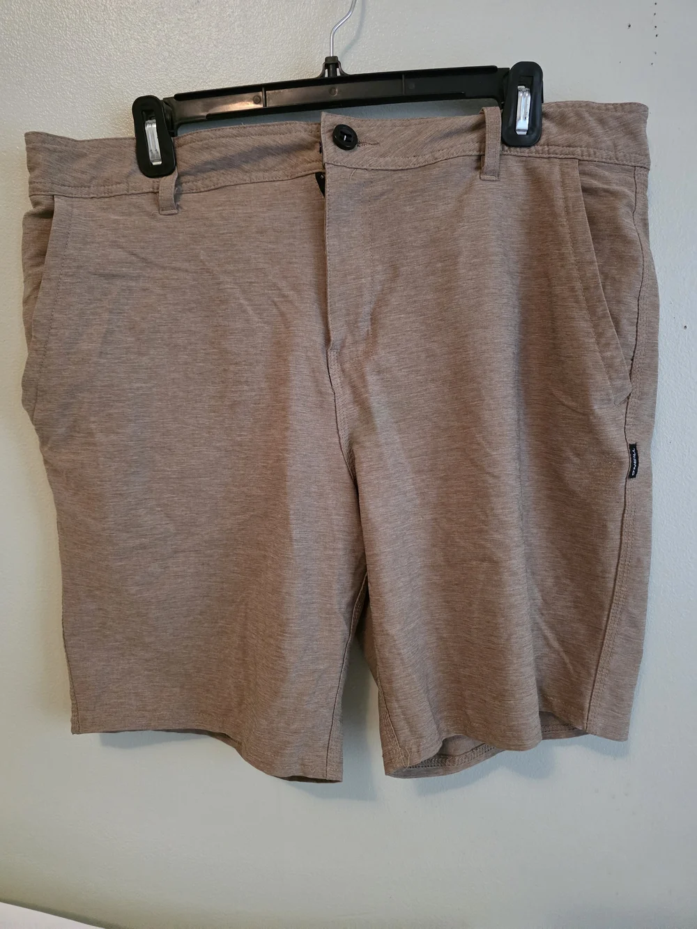 O'Neill Men's Flat-Front Casual Shorts in Light Brown